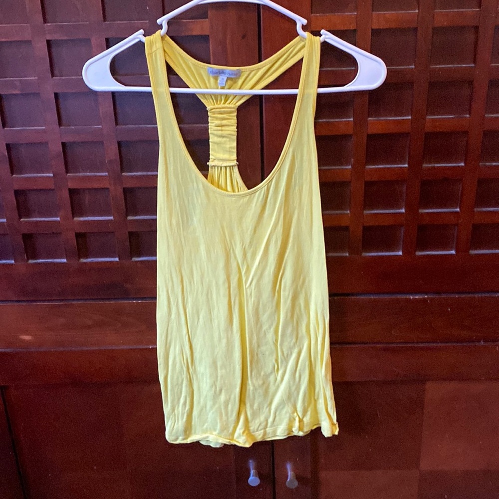 Yelllow racer back tank top size med Charlotte Russe